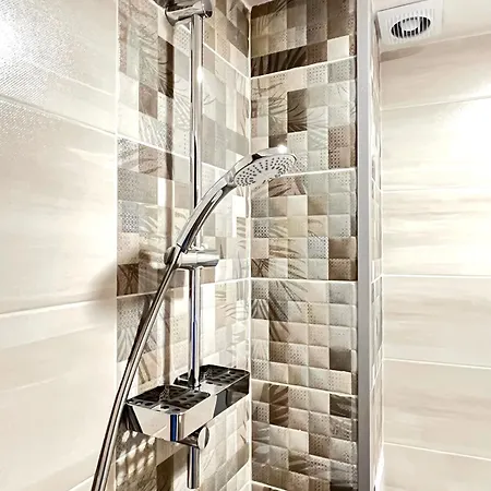 Guest house мореплавателите / The Seafarers